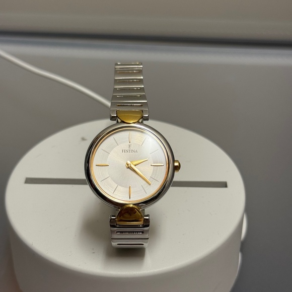 Ladies watch Festina - Picture 1 of 3